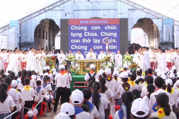 Cao điểm Ngày gặp mặt TNTT lần thứ VII: Thánh lễ Tạ ơn