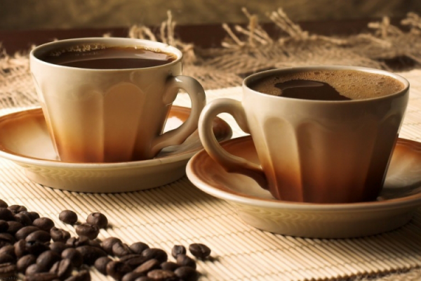 Cafe và cái ly