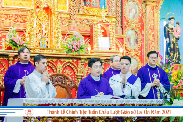 Giáo Xứ Lai Ổn Tuần Chầu Lượt Thay Mặt Giáo Phận